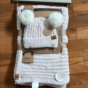 NWOT Bearpaw Kids Pink Hat and Blanket Set